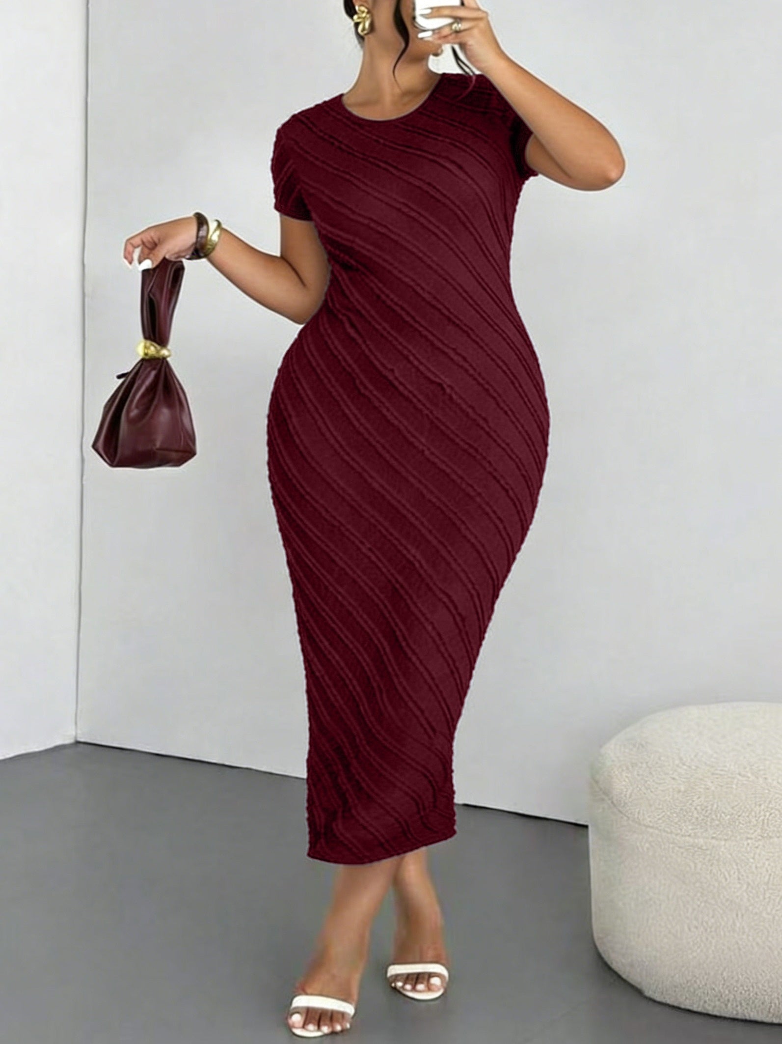 Plus Size Solid Color Round-Neck Short-Sleeve Dress — Fresh, Effortless Softness for Every Day