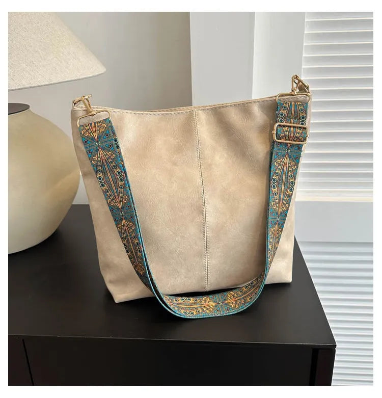 Chelsey’s Classic Elegance | Leather Shoulder Bag