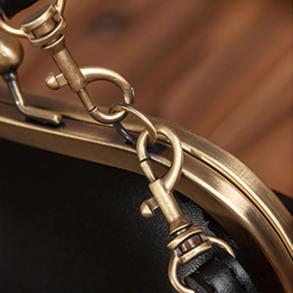 Grace’s Refined Chic - Kiss-Lock Bag