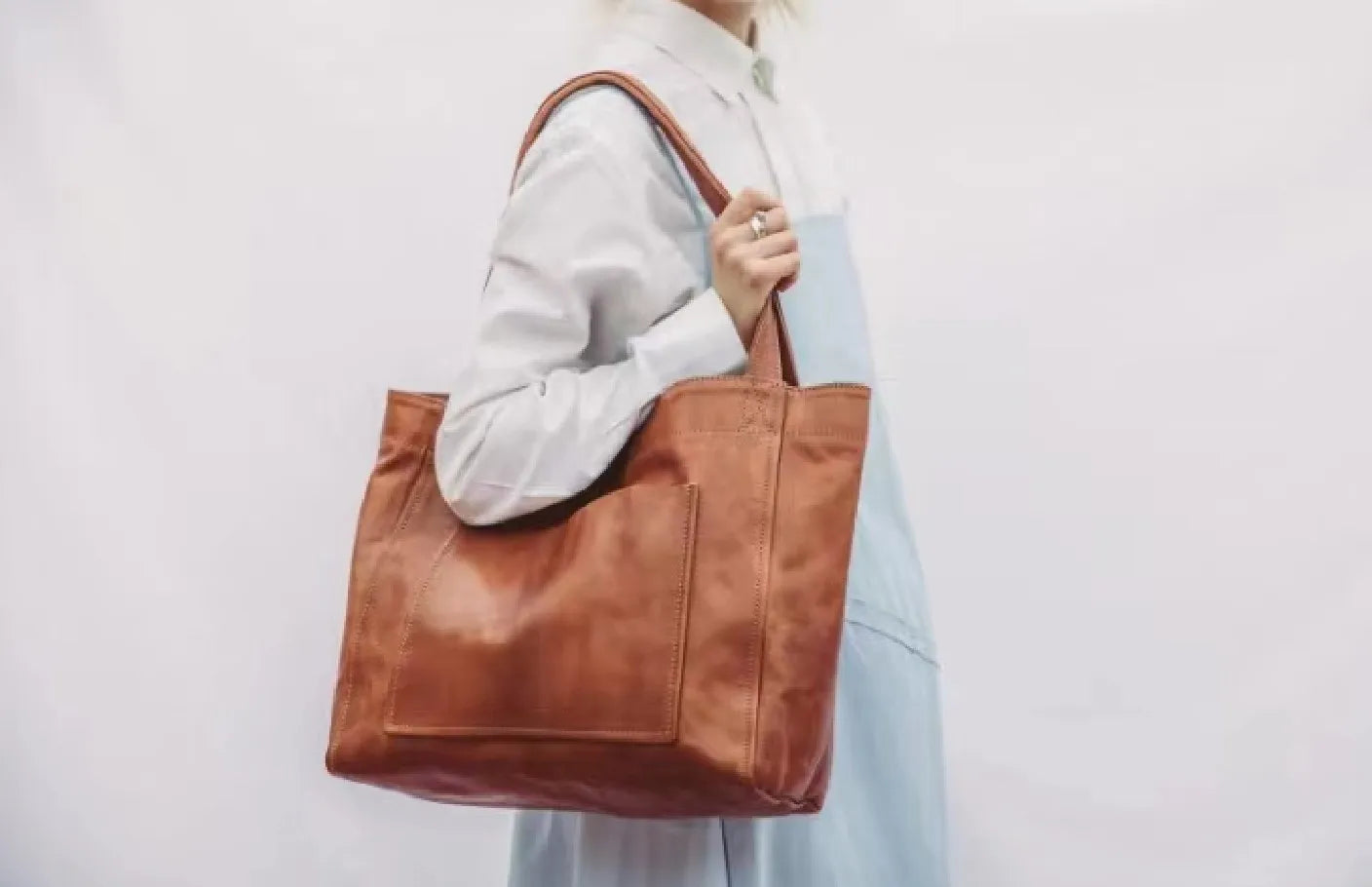 Lorena’s Modern Chic | Stylish Leather Bag