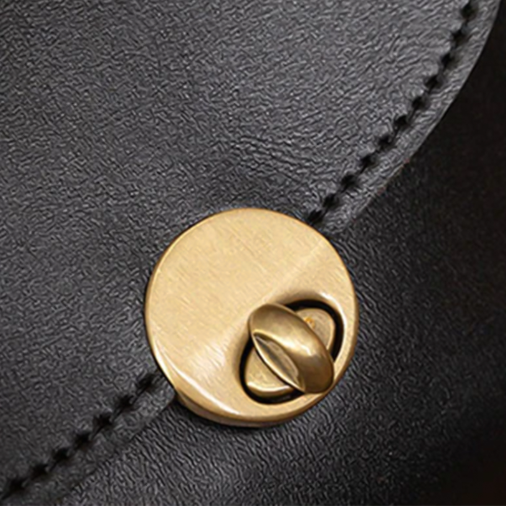 Grace’s Refined Chic - Kiss-Lock Bag