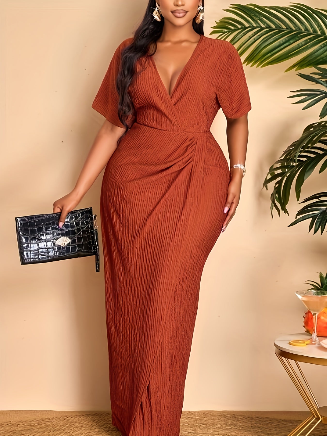 Ligne Waist-Accent Bodycon Dress — Sleeveless Stretch Elegance, Defined at the Centre