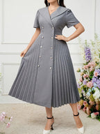Solid Pleated Tunic Midi Dress — Contrast Collar Distinction, Relaxed Weekend Ease