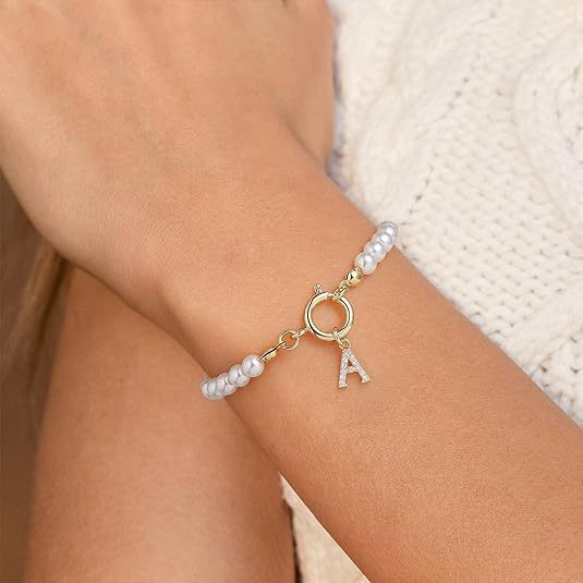 Auden Clé Letter Charm Bracelet in Gold