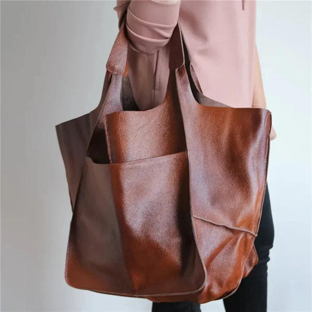 Laura’s Timeless Allure | Chic Shoulder Bag