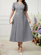 Solid Pleated Tunic Midi Dress — Contrast Collar Distinction, Relaxed Weekend Ease