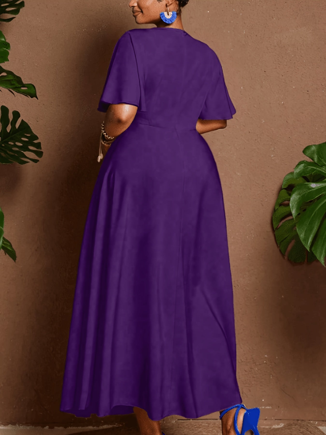 Solid Fitted-Bodice Flowy V-Neck Maxi Dress — Graceful Structure, Occasion-Ready Elegance