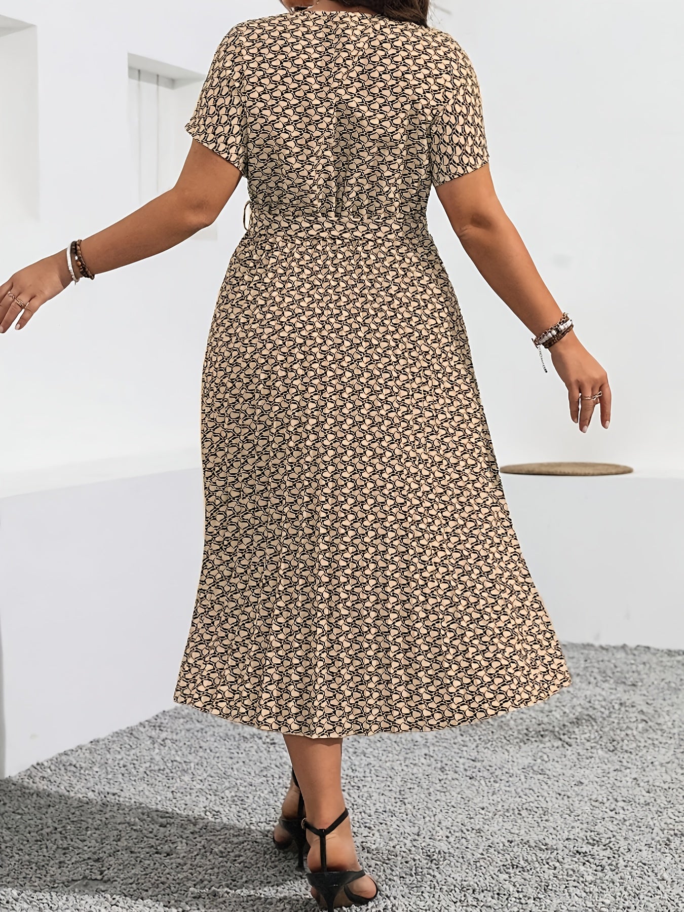 Printed Pencil-Skirt Midi Dress — Round Neck Refinement, Office-Ready Chic